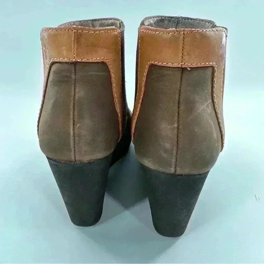 Tommy Bahamas Kishiko ankle booties 6 brown nubuck leather wedge platform boots